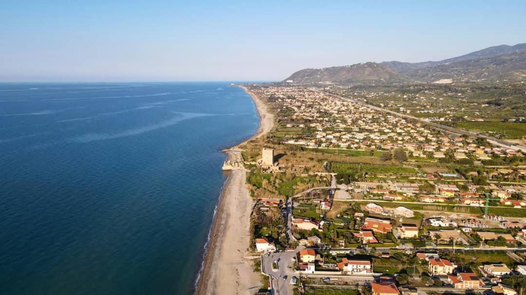 L'Angolo Di Rosa Campofelice Di Roccella Extérieur photo