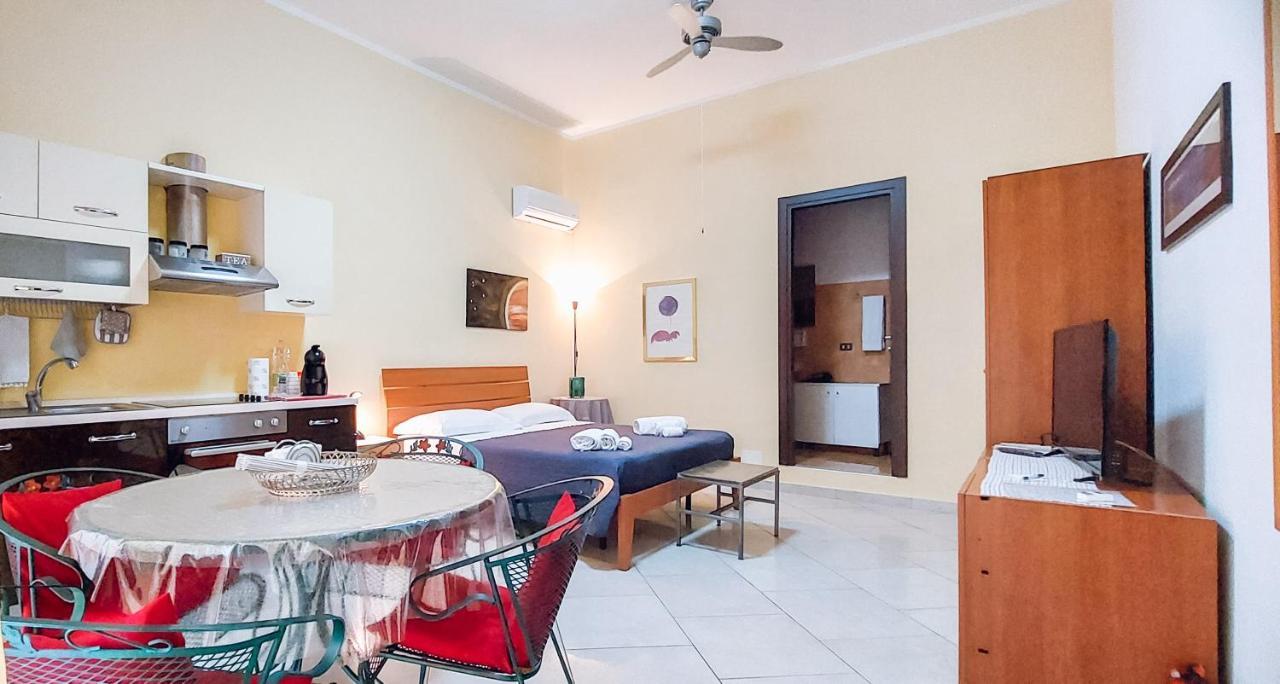L'Angolo Di Rosa Campofelice Di Roccella Extérieur photo